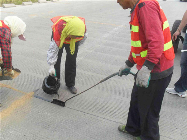 道路沥青灌缝胶